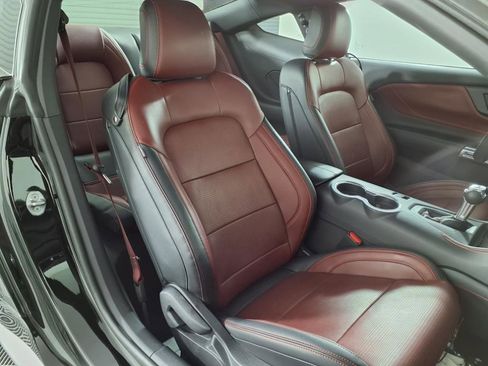 Used 2024 Ford Mustang Premium image 9