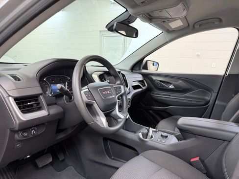 Used 2024 GMC Terrain SLE w/ Driver Convenience Package FWD image 15
