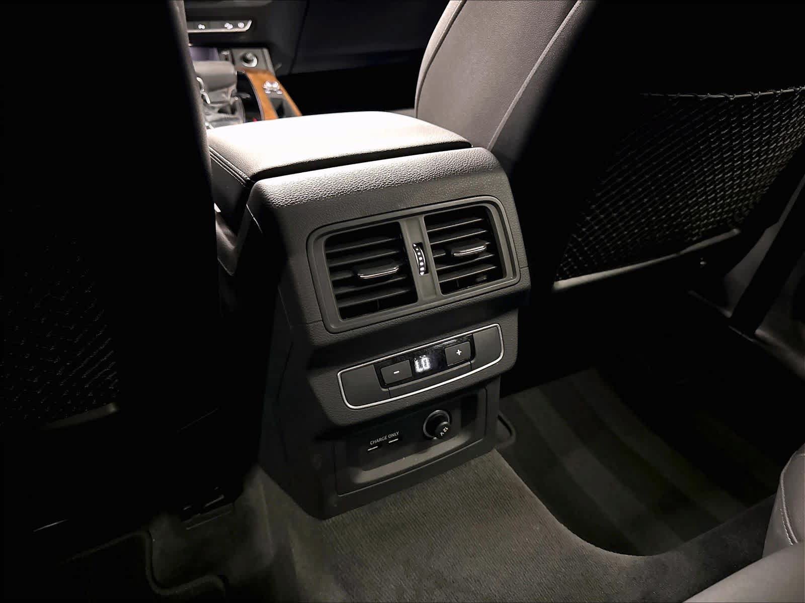 Used 2024 Audi Q5 e Premium AWD/4WD image 35