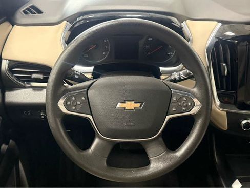 Used 2023 Chevrolet Traverse LS AWD/4WD image 17