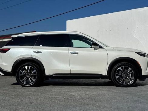 Certified 2023 INFINITI QX60 Luxe image 2