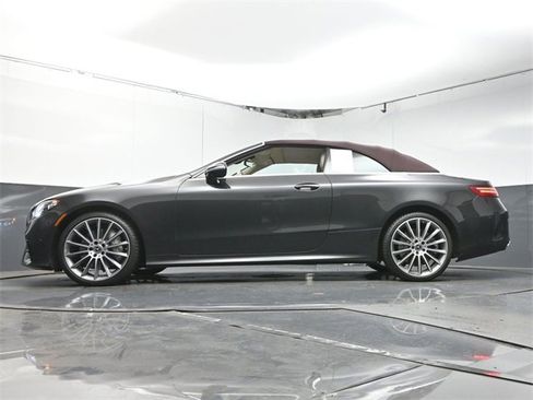 Used 2023 Mercedes-Benz E 450 4MATIC Cabriolet image 37