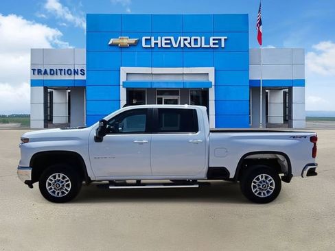 Used 2025 Chevrolet Silverado 2500 LT w/ Convenience Package AWD/4WD image 6