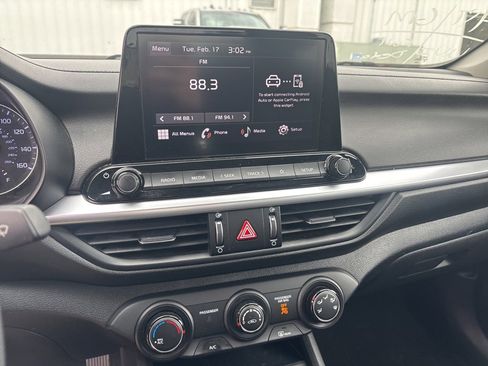 Used 2023 Kia Forte LXS image 11