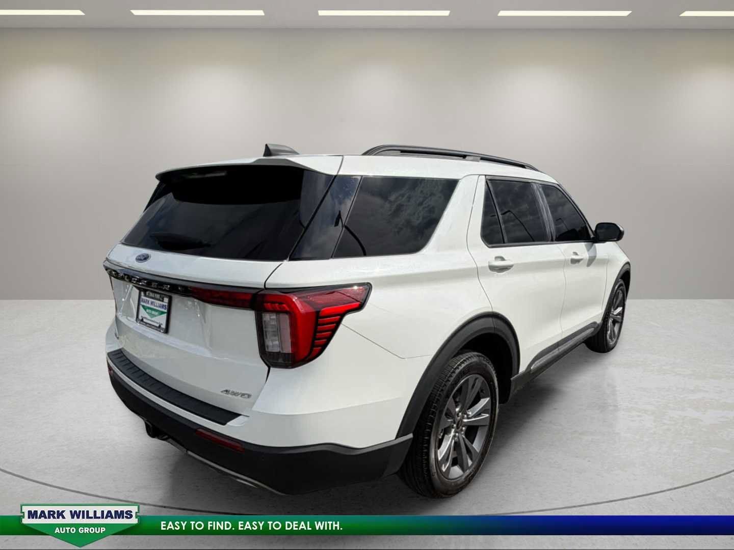 Used 2025 Ford Explorer Active w/ Active Comfort Package AWD/4WD image 3
