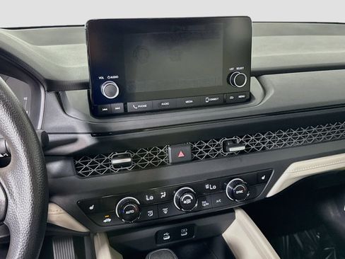 Used 2025 Honda Accord SE image 18