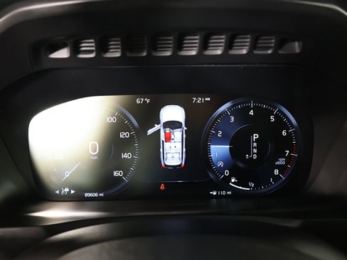 Used 2018 Volvo XC90 T6 Momentum w/ Convenience Package image 18