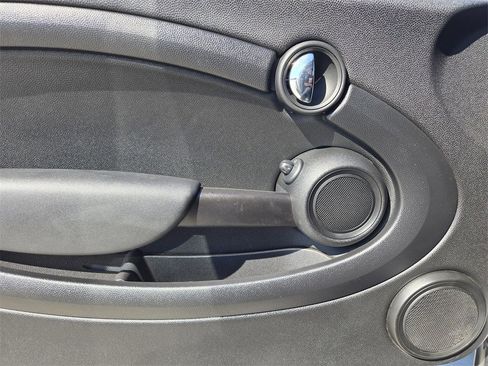 Used 2015 MINI Cooper Convertible image 21