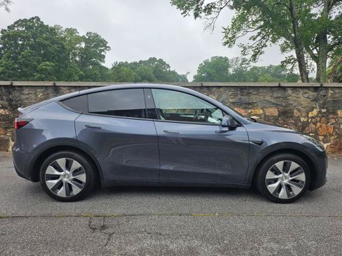 Used 2023 Tesla Model Y Long Range AWD/4WD image 10