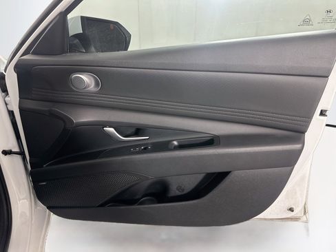 Used 2023 Hyundai Elantra Limited FWD image 32