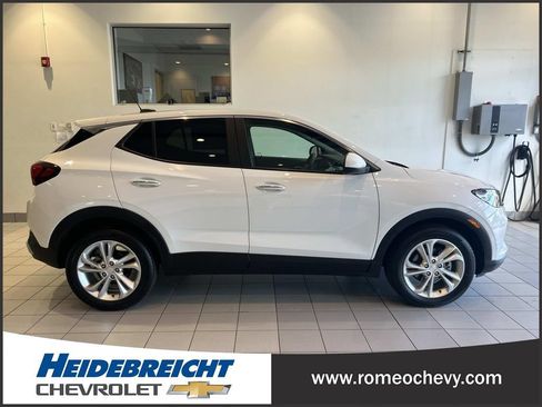 Used 2023 Buick Encore GX Preferred w/ Cold Weather Comfort Package FWD image 2