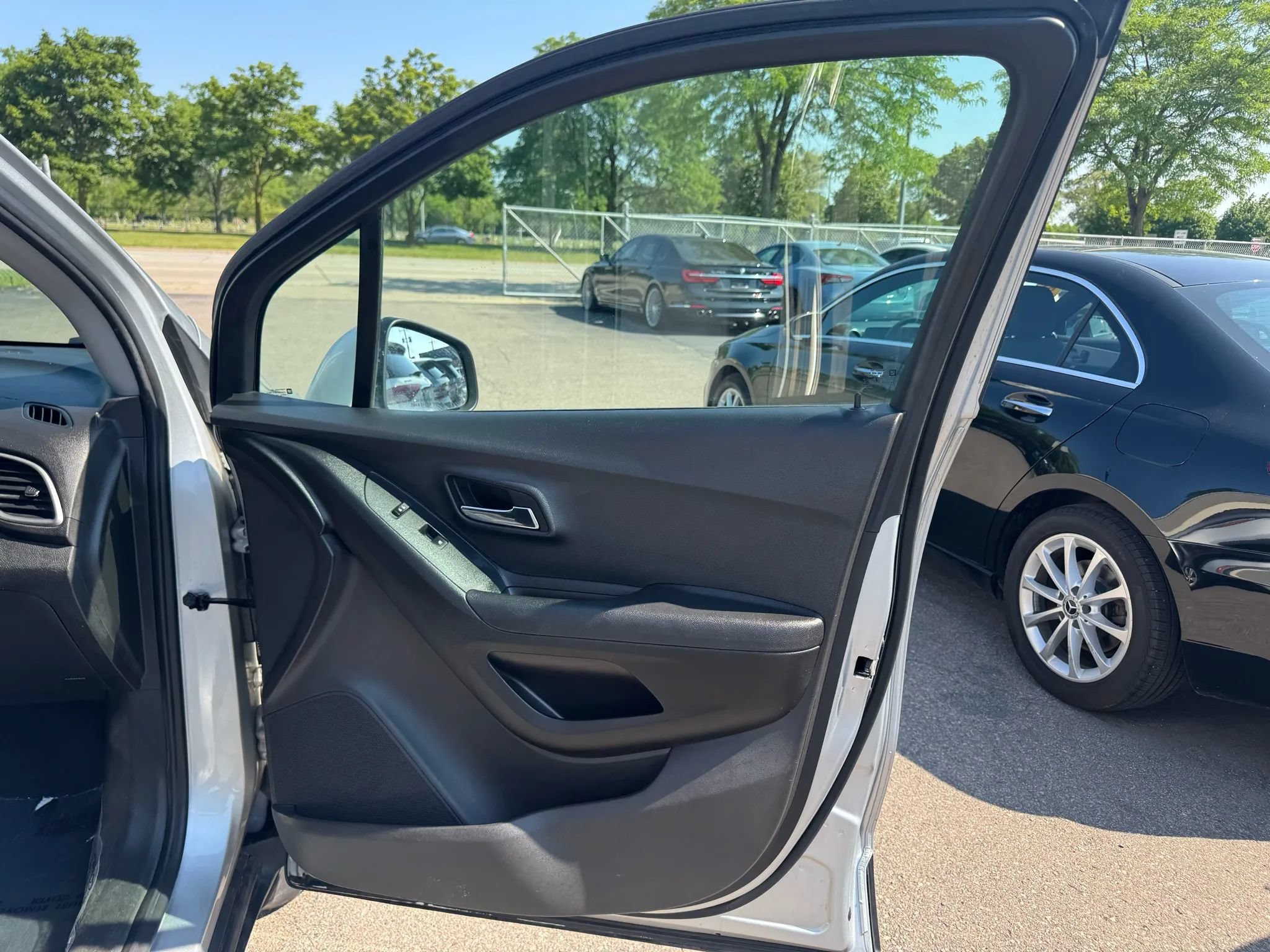 Used 2018 Chevrolet Trax LT w/ LT Convenience Package AWD/4WD image 22