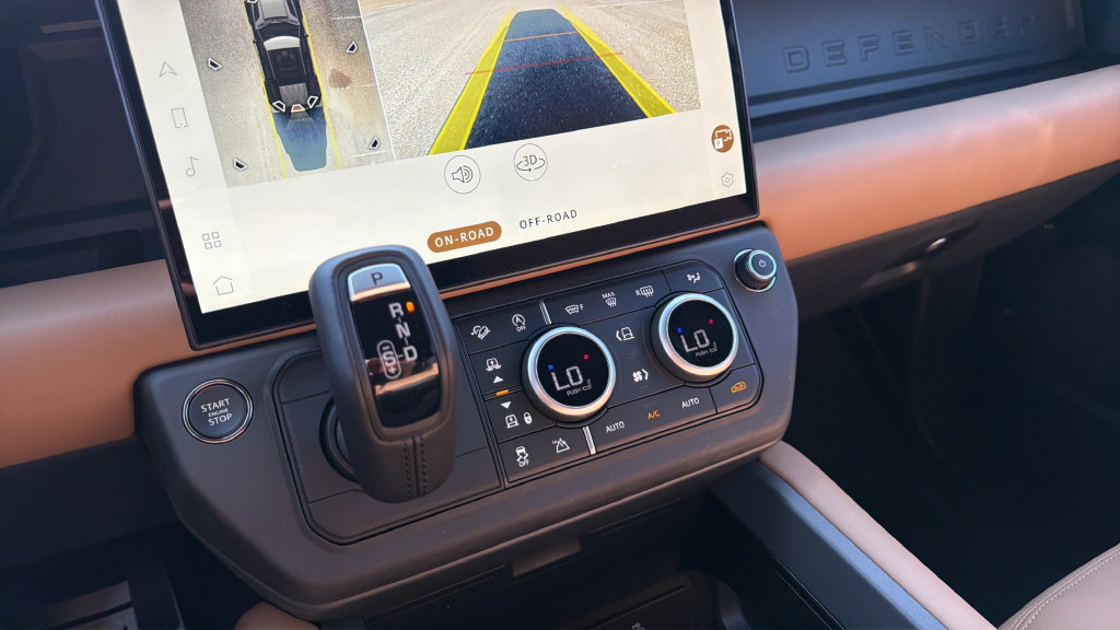 New 2026 Land Rover Defender 110 X-Dynamic SE AWD/4WD image 24