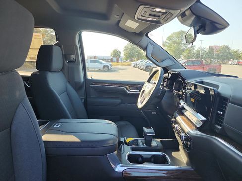 New 2026 GMC Sierra 1500 Elevation image 8