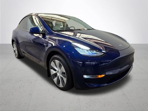 Used 2022 Tesla Model Y Long Range AWD/4WD image 7