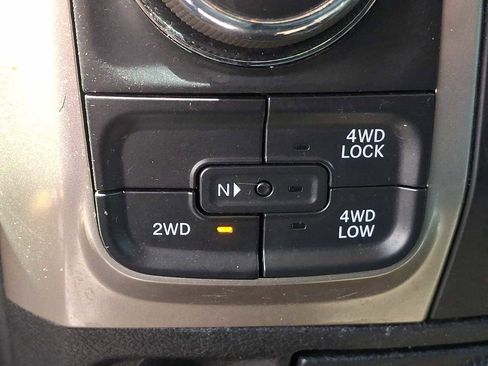 Used 2013 RAM 1500 Classic SLT w/ Big Horn Equipment Group AWD/4WD image 23