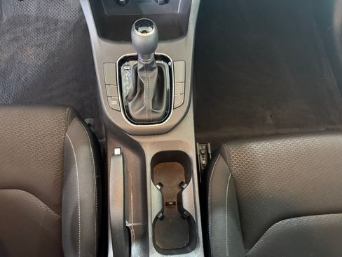 Used 2020 Hyundai Elantra GT FWD image 14