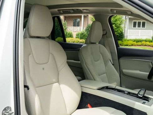 Used 2025 Volvo XC90 T8 Plus w/ Protection Package Premier AWD/4WD image 40