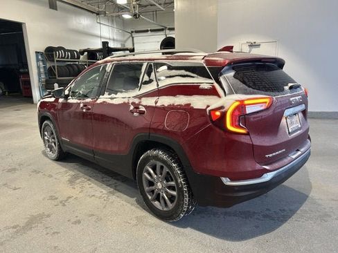 Used 2023 GMC Terrain SLT w/ Tech Package image 5