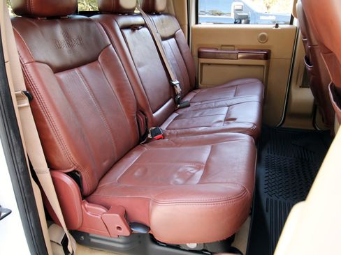 Used 2011 Ford F250 King Ranch w/ King Ranch w/Chrome Pkg image 43