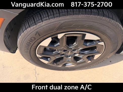 Certified 2025 Kia Sorento S FWD image 8