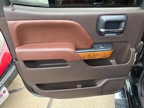 Used 2015 Chevrolet Silverado 1500 High Country w/ High Country Premium Package image 15