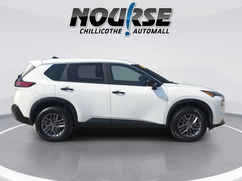 Used 2023 Nissan Rogue S AWD/4WD image 9