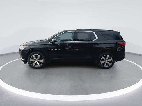 Used 2021 Chevrolet Traverse LT w/ LT Premium Package image 5