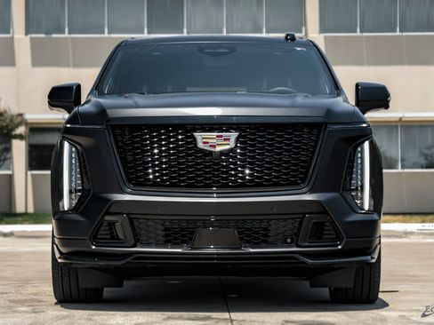 Used 2026 Cadillac Escalade V w/ LPO, Floor Liner Package AWD/4WD image 31