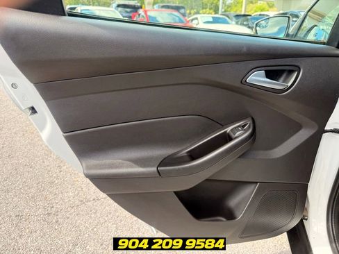 Used 2013 Ford Focus SE FWD image 26