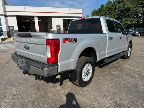 Used 2017 Ford F250 XLT w/ FX4 Off-Road Package AWD/4WD image 5