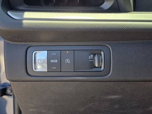 Used 2024 Chevrolet Traverse LT w/ LPO, Floor Liner Package FWD image 30