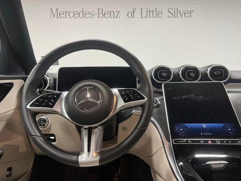 Used 2025 Mercedes-Benz C 300 4MATIC Sedan image 31