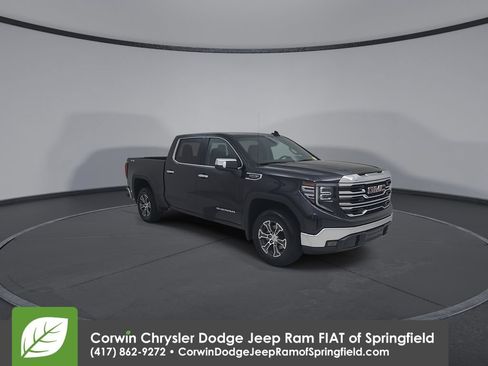 Used 2025 GMC Sierra 1500 SLT AWD/4WD image 3