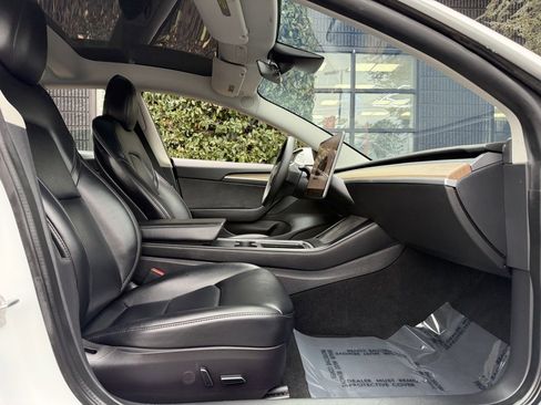 Used 2022 Tesla Model 3 Standard Range image 32