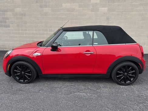 Used 2019 MINI Cooper S w/ Premium Package image 10