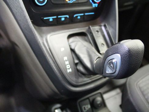 Used 2023 Ford Transit Connect XLT image 16