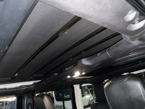 Used 2021 Jeep Wrangler Unlimited Sahara image 13