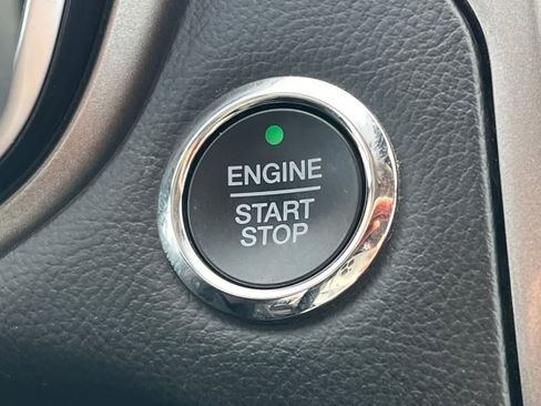 Used 2019 Ford Fusion SE FWD image 28