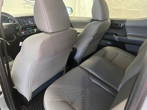 Used 2023 Toyota Tacoma SR AWD/4WD image 33