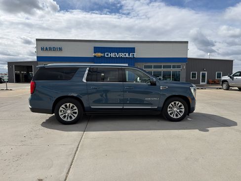 Used 2025 GMC Yukon XL Denali w/ Sun & Power Step Package AWD/4WD image 7