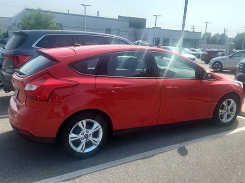 Used 2014 Ford Focus SE FWD image 4