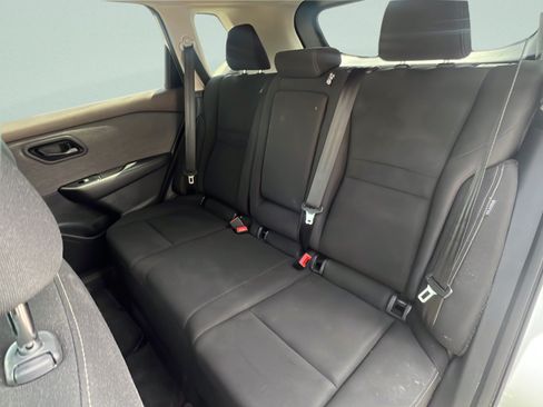 Used 2023 Nissan Rogue S FWD image 10