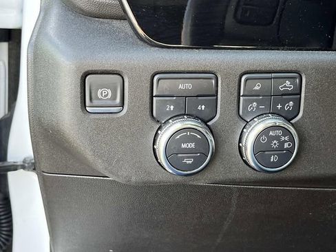 Used 2025 GMC Sierra 1500 SLT AWD/4WD image 28