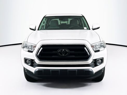 Used 2022 Toyota Tacoma SR5 image 2