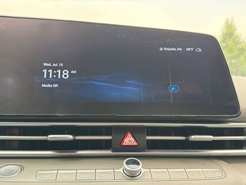 Used 2024 Hyundai Elantra SEL w/ Convenience Package FWD image 21