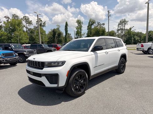 New 2026 Jeep Grand Cherokee L 4WD image 7