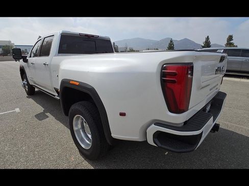 Used 2024 GMC Sierra 3500 Denali Ultimate AWD/4WD image 6