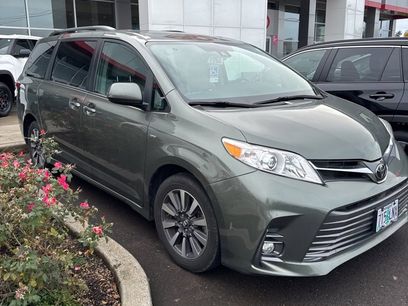 Certified 2019 Toyota Sienna XLE Premium