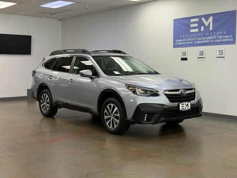 Used 2022 Subaru Outback Premium AWD/4WD image 2